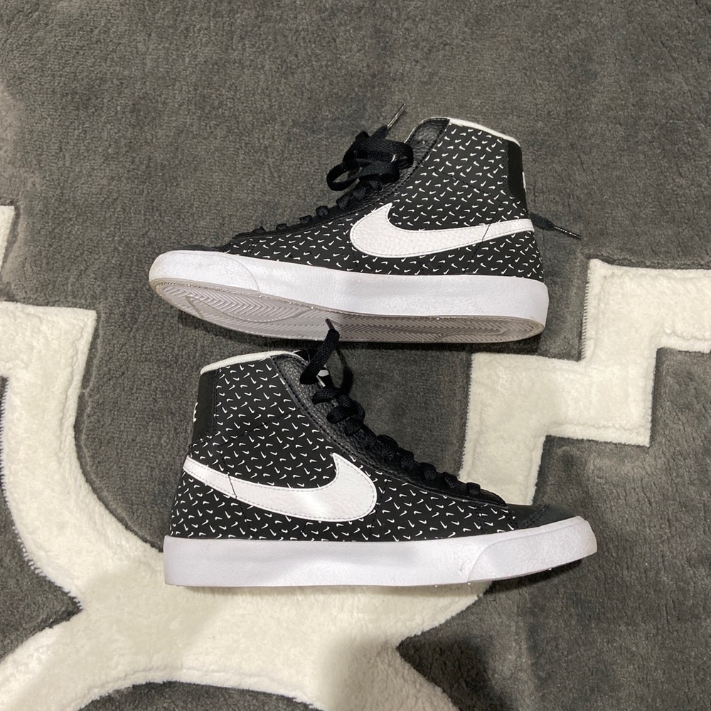 COPY - Nike Blazer ‘77 Polka Swoosh